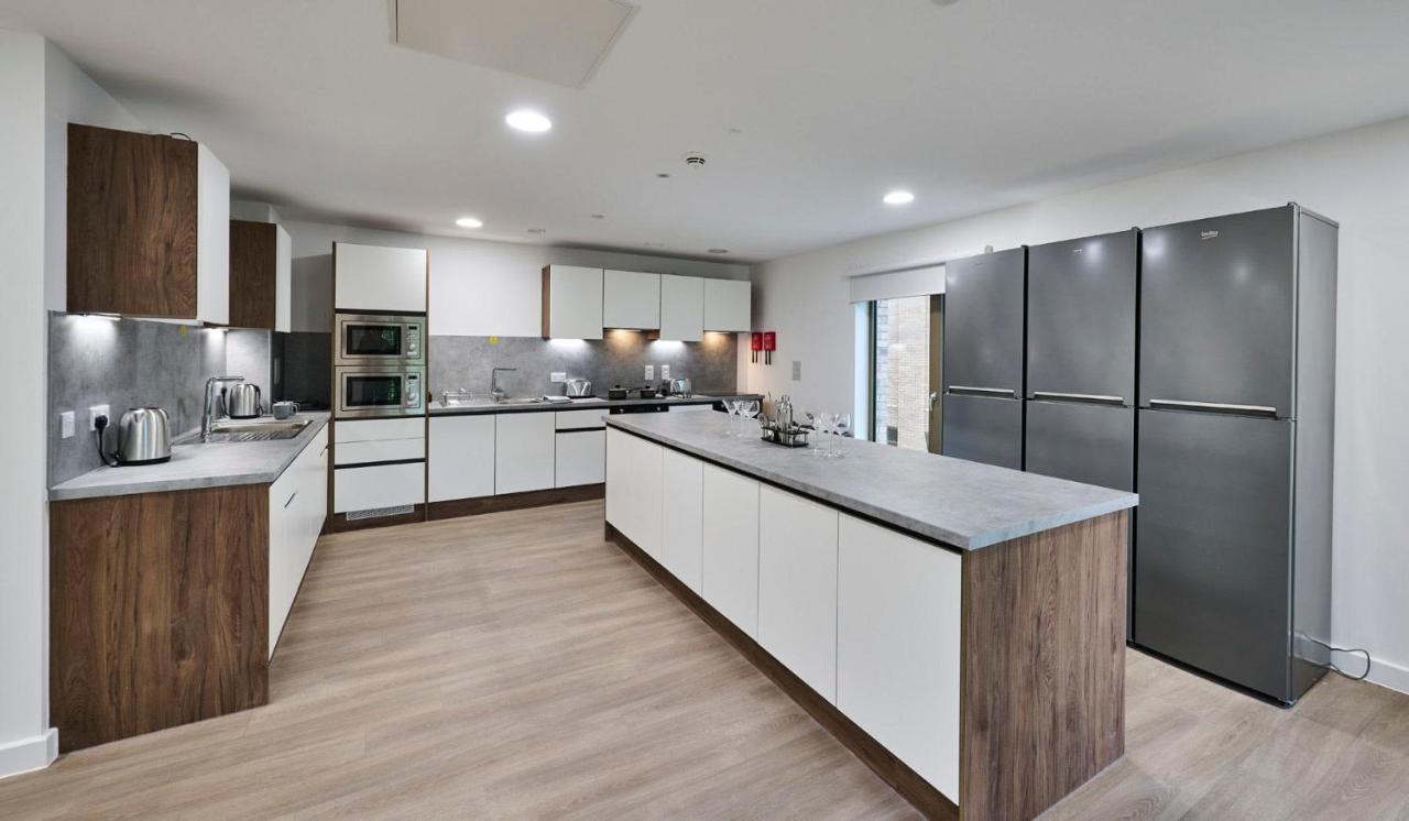For Students Only The Oaks In Coventry Apartment Bagian luar foto