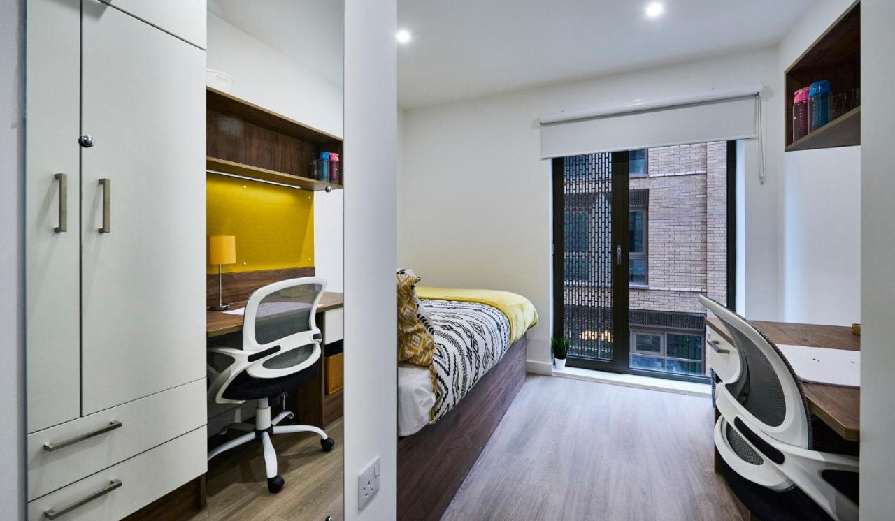 For Students Only The Oaks In Coventry Apartment Bagian luar foto
