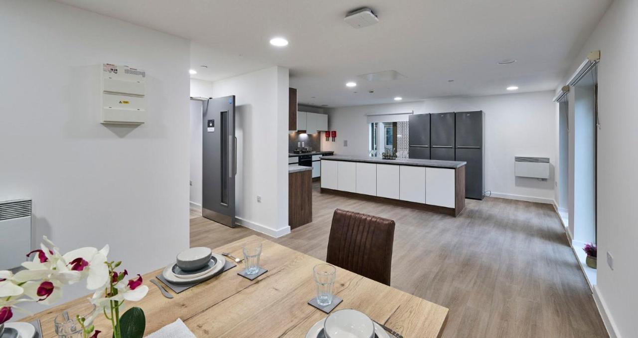 For Students Only The Oaks In Coventry Apartment Bagian luar foto