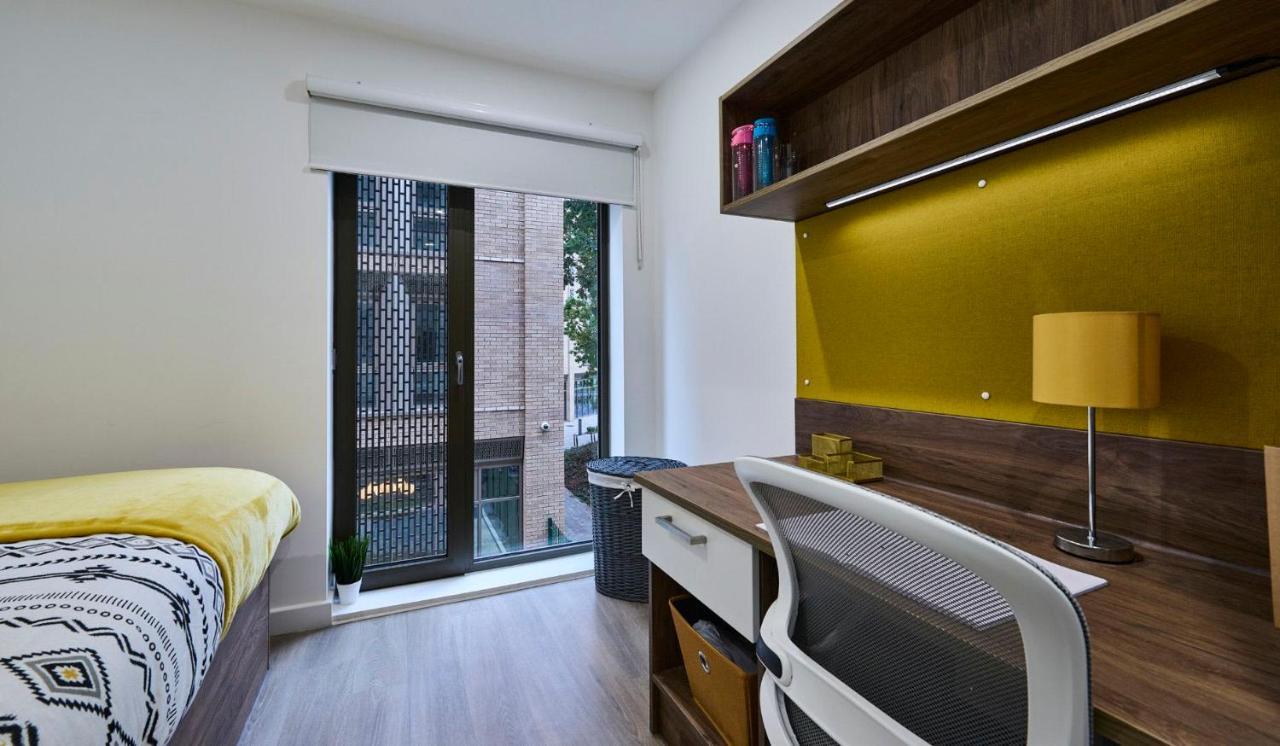 For Students Only The Oaks In Coventry Apartment Bagian luar foto