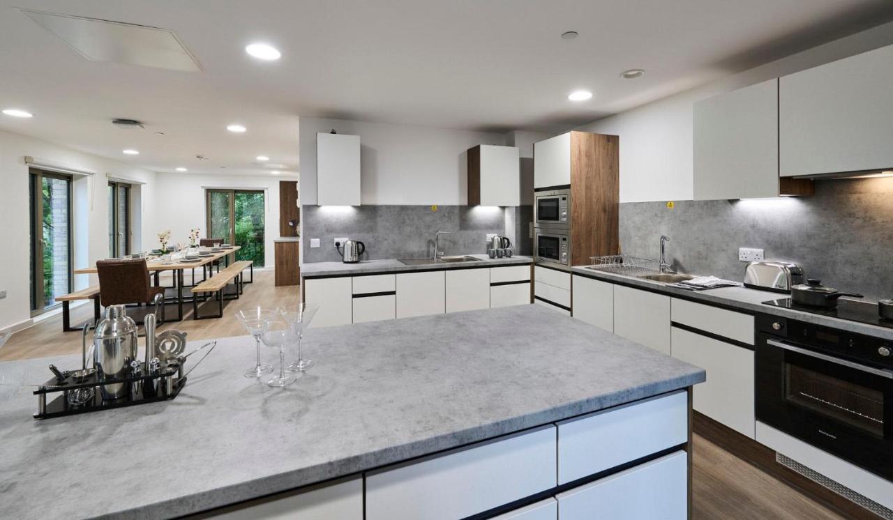 For Students Only The Oaks In Coventry Apartment Bagian luar foto