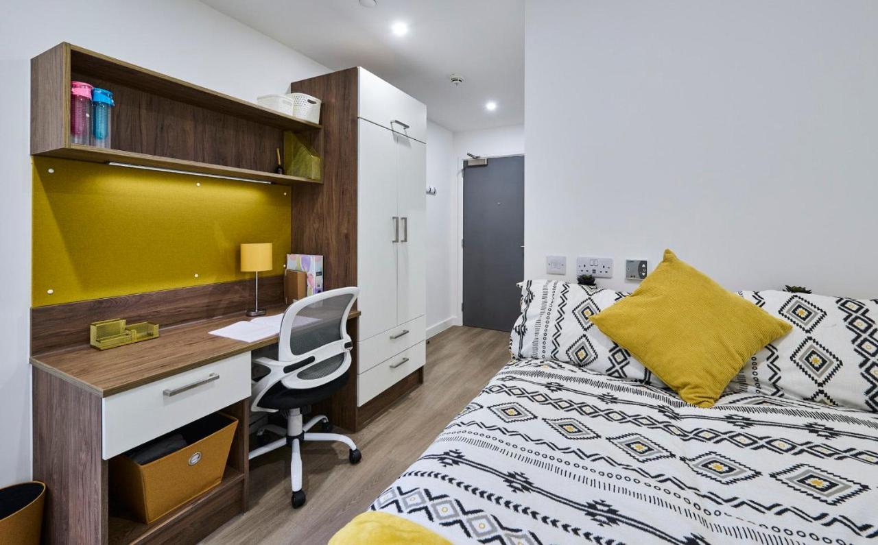 For Students Only The Oaks In Coventry Apartment Bagian luar foto