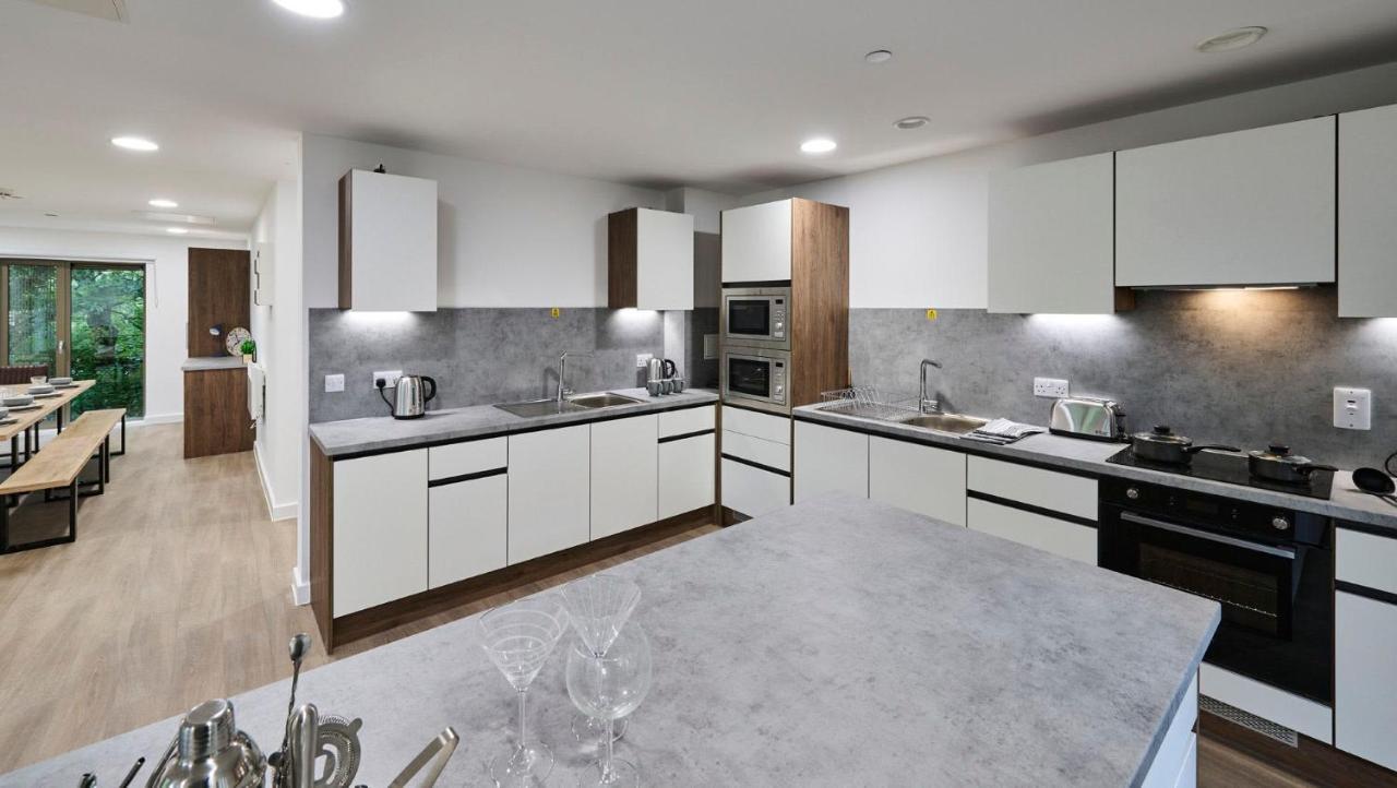 For Students Only The Oaks In Coventry Apartment Bagian luar foto