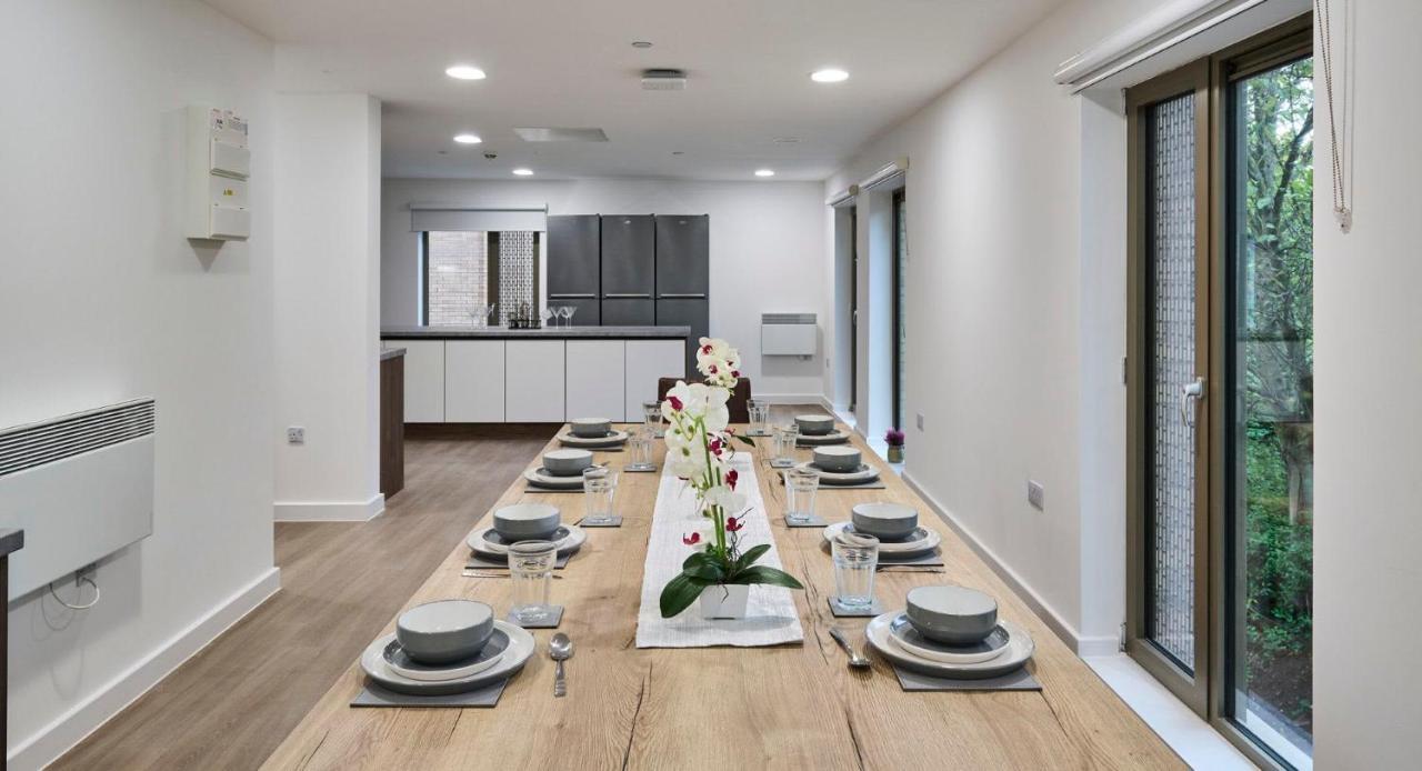 For Students Only The Oaks In Coventry Apartment Bagian luar foto